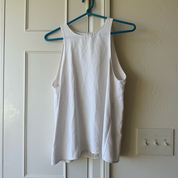 White Sleeveless Women's Top - Picture 2 of 5